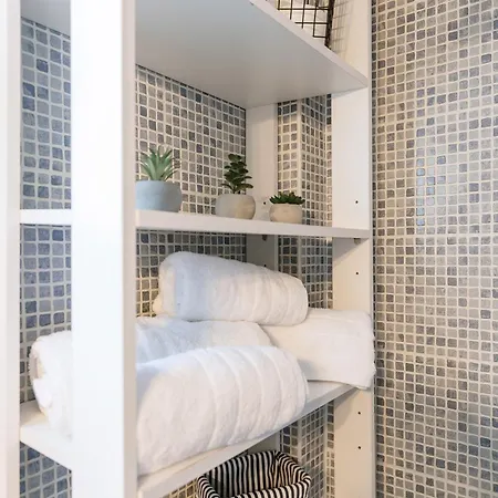 Bella's Balcony Cavala