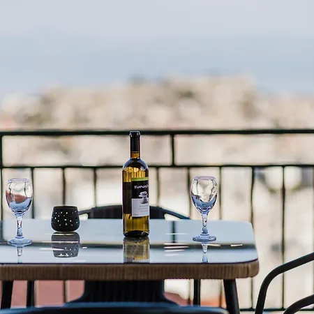 Bella's Balcony Apartament